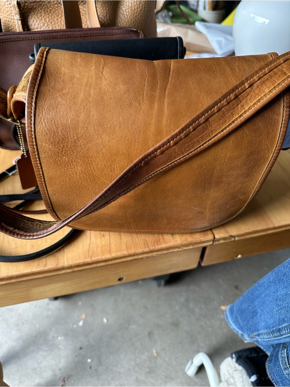 Coach Classic Shoulder Bag NYC British Tan - Picture 2 of 5
